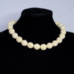 COLLAR BOLA ROSA HUESO