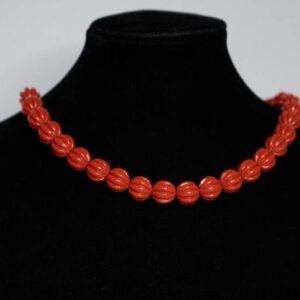 COLLAR BOLA TALLADA CORAL