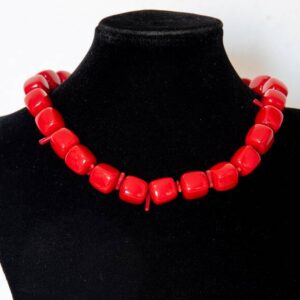 COLLAR DADOS Y CORAL ROJO