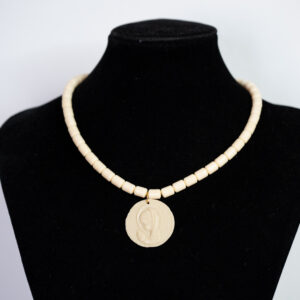 COLLAR VIRGEN NIÑA HUESO
